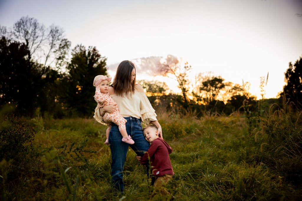 North Liberty Iowa Family Photographer - Mother and children
