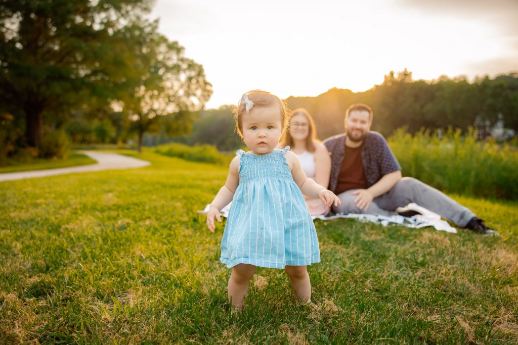 Best timing for family pictures: A month-by-month guide When to do family photos