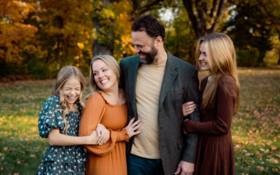 Blog Best colors to wear for photos in the fall