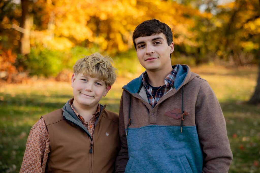 Best colors to wear for photos in the fall