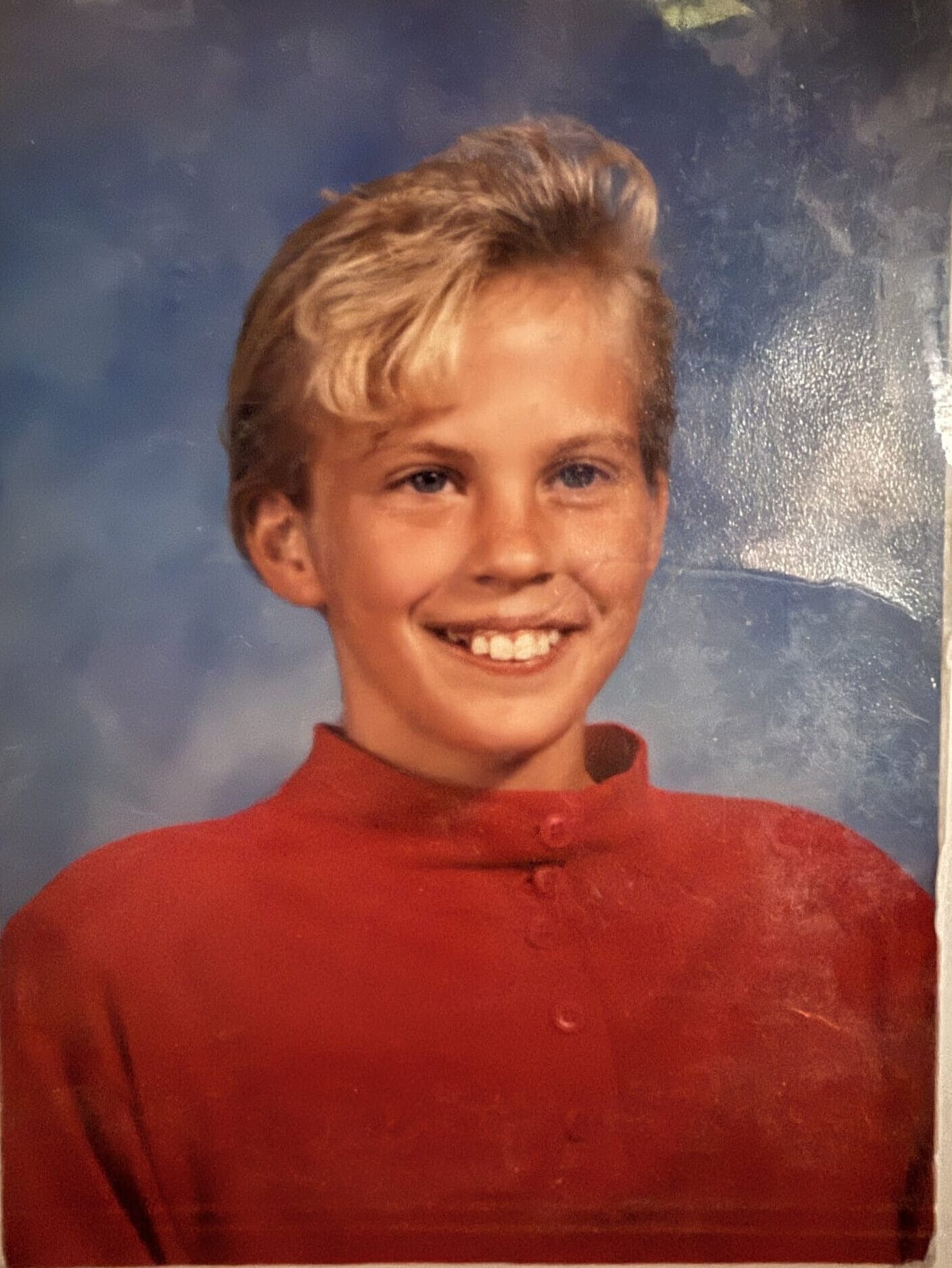 Should I wear my hair down for family photos? Awkward preteen with 90s bangs and big teeth.