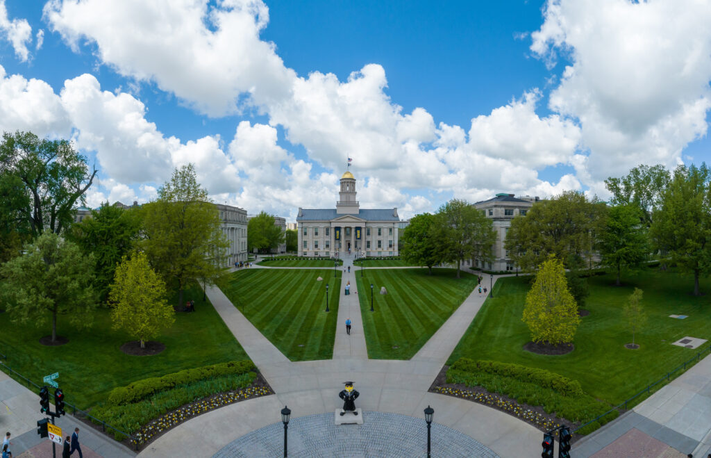 Where to take prom and homecoming pictures in Iowa City, Coralville, and North Liberty
